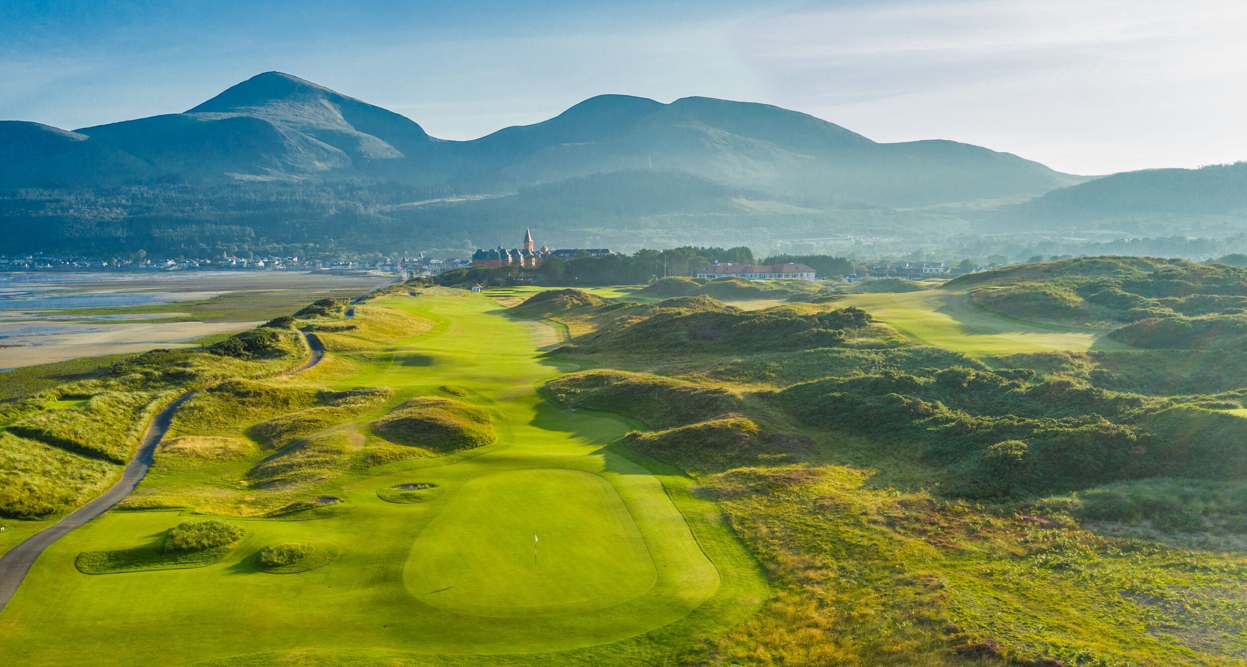 Royal County Down links beneath the Mourne Mountains