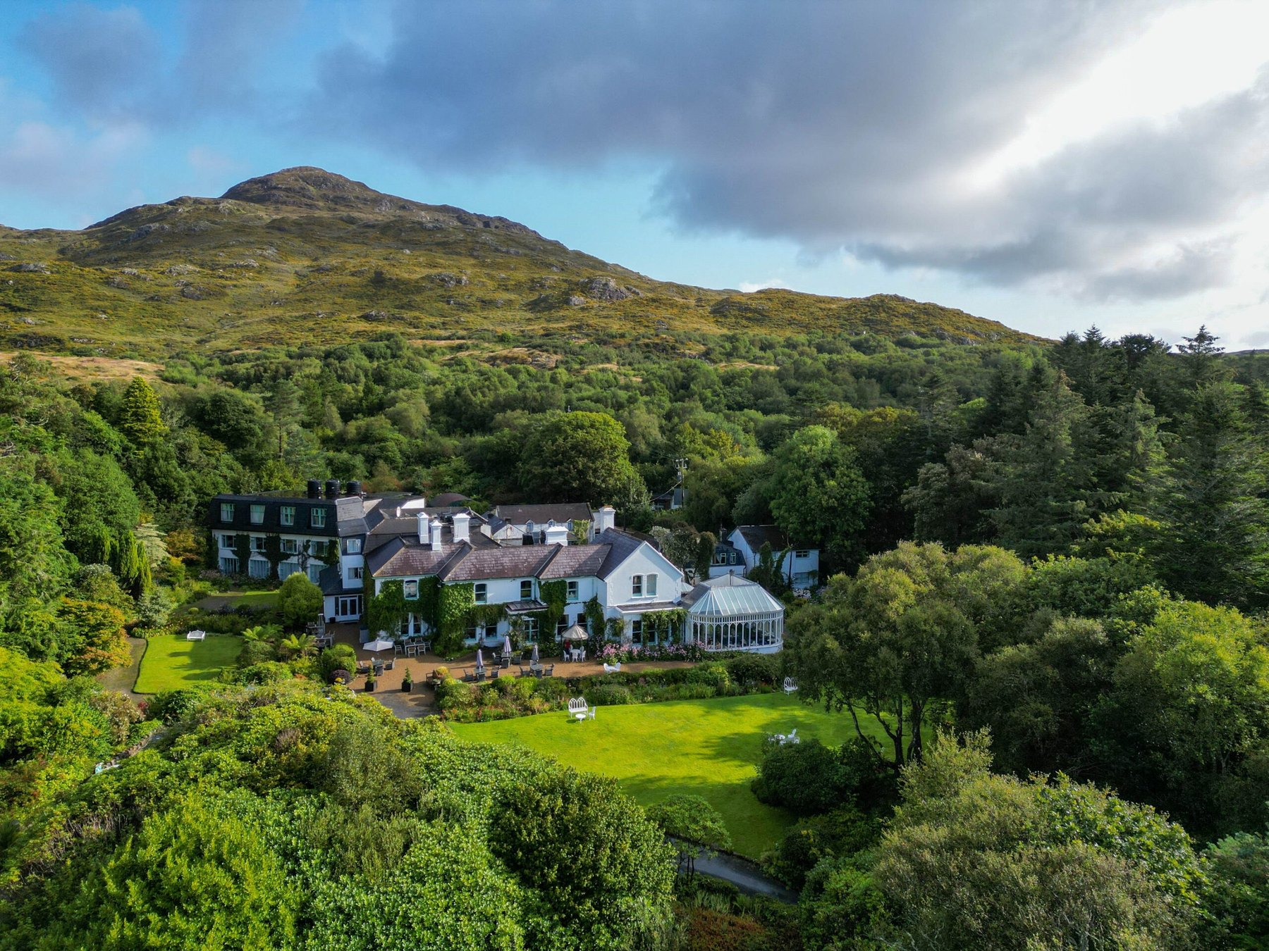 Cashel House Hotel and its gardens on Cashel Bay, Connemara