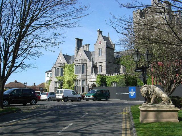 Clontarf Castle for one Dublin night